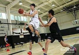 国足本届世预赛对日沙澳战绩为六战全败，上届战绩2平4负